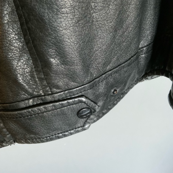 LEVI’S vintage black faux leather trucker motorcycle jacket zippers - Picture 10 of 16